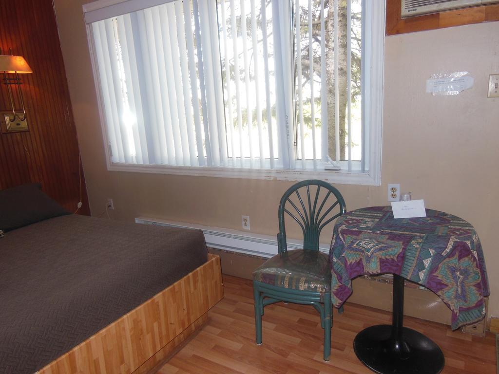 Motel Le Paysan Montréal Esterno foto