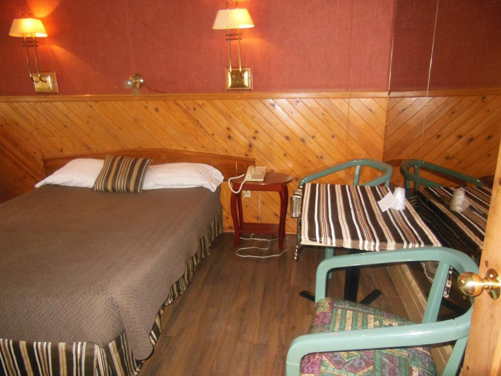 Motel Le Paysan Montréal Esterno foto